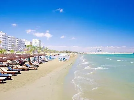 Top Floor Sea View Finikoudes Carisa Ithaki Court דירה לרנקה