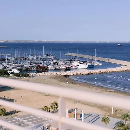 Top Floor Sea View Finikoudes Carisa Ithaki Court דירה לרנקה
