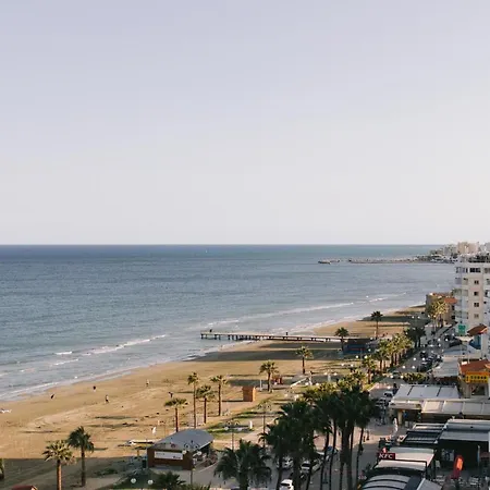 Апартаменти Top Floor Sea View Finikoudes Carisa Ithaki Court *